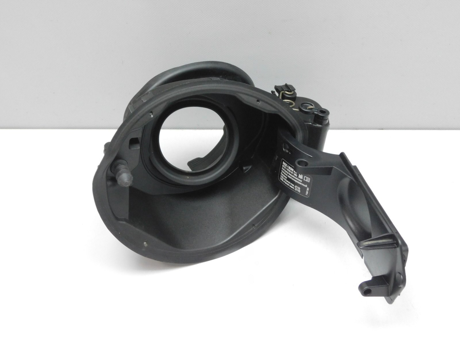 Лючок бензобака BMW 1-серия F20/F21 2011>