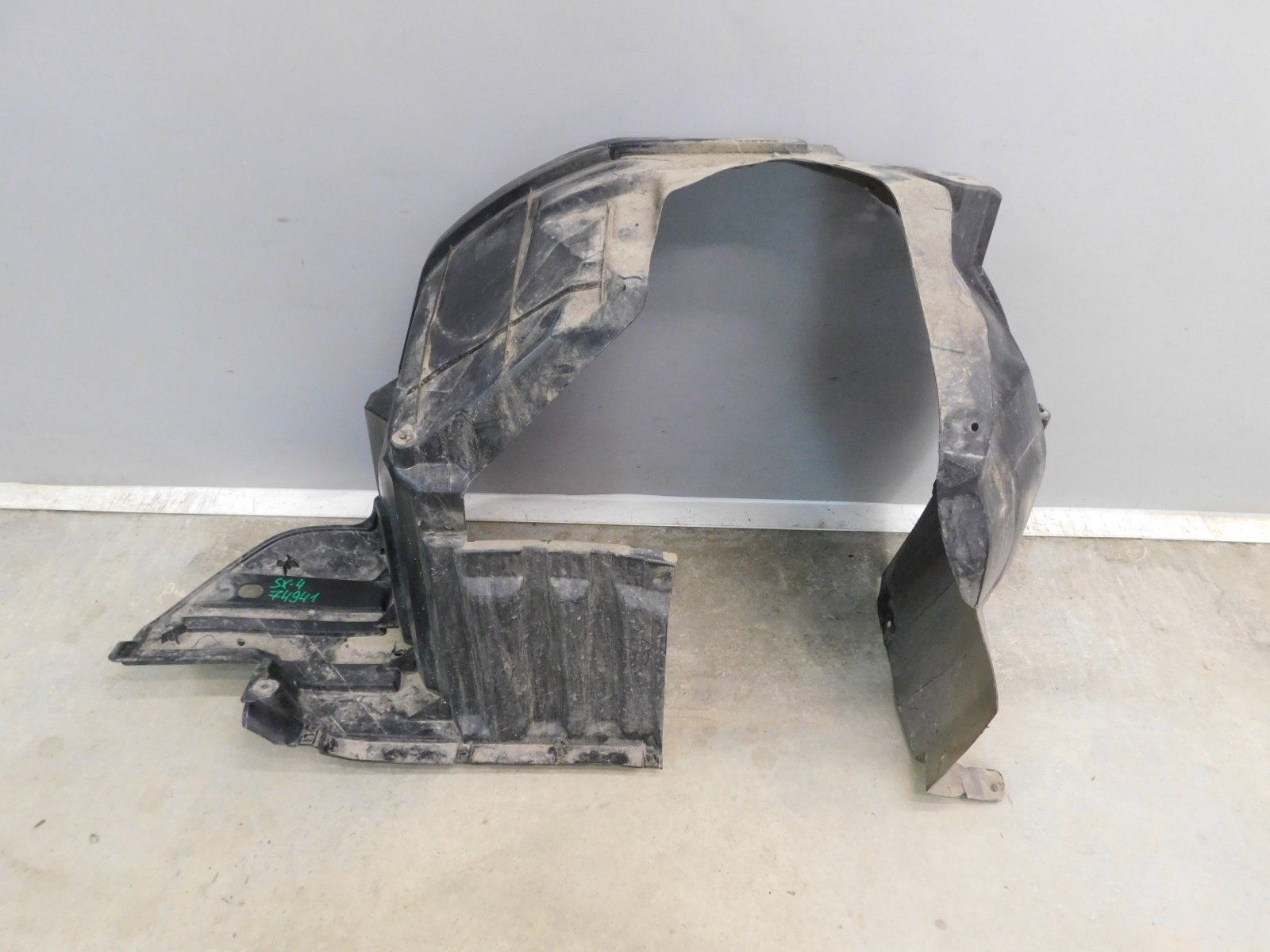 Локер передний правый Suzuki SX4 2013>