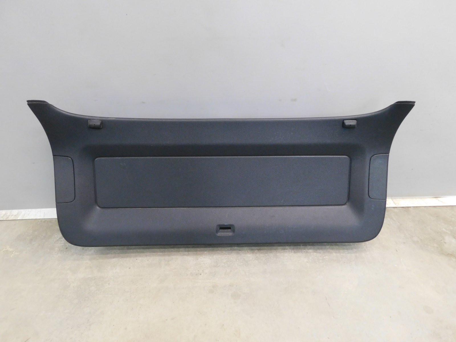 Обшивка двери багажника Volkswagen Tiguan 2007-2017