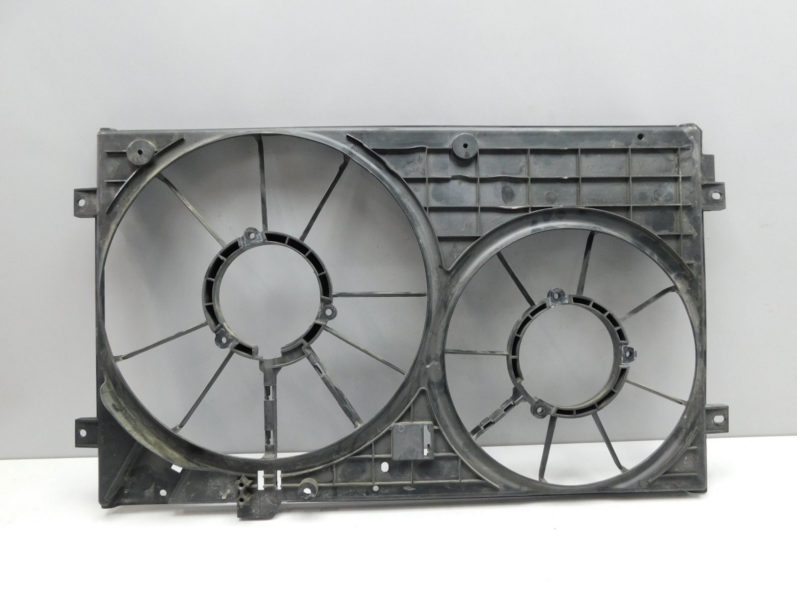 Диффузор радиатора Volkswagen Jetta 2011>