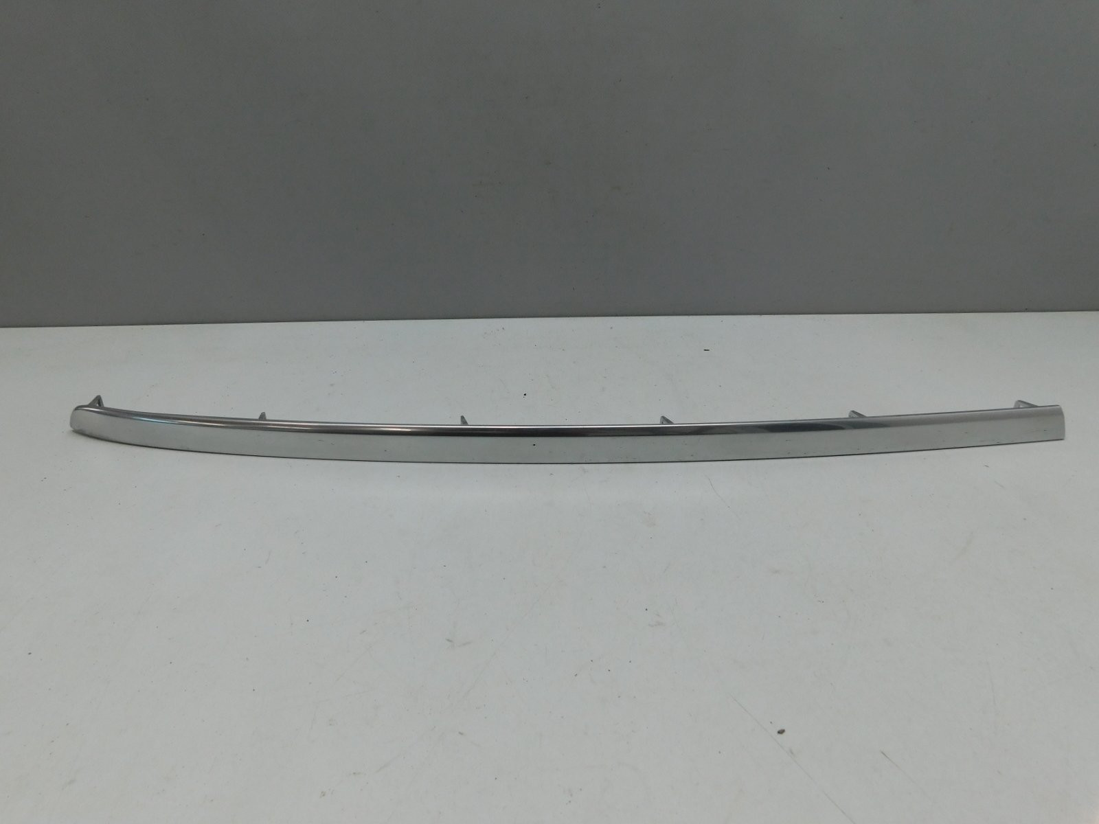 Молдинг заднего бампера Cadillac SRX 2003-2009