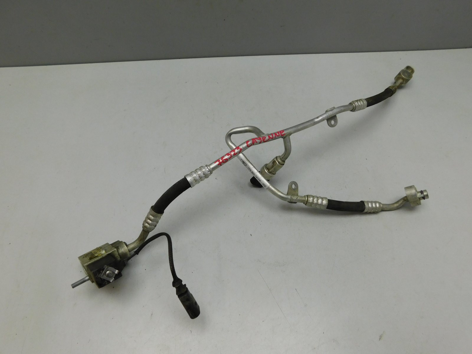 Трубка кондиционера Porsche Cayenne 2010-2017