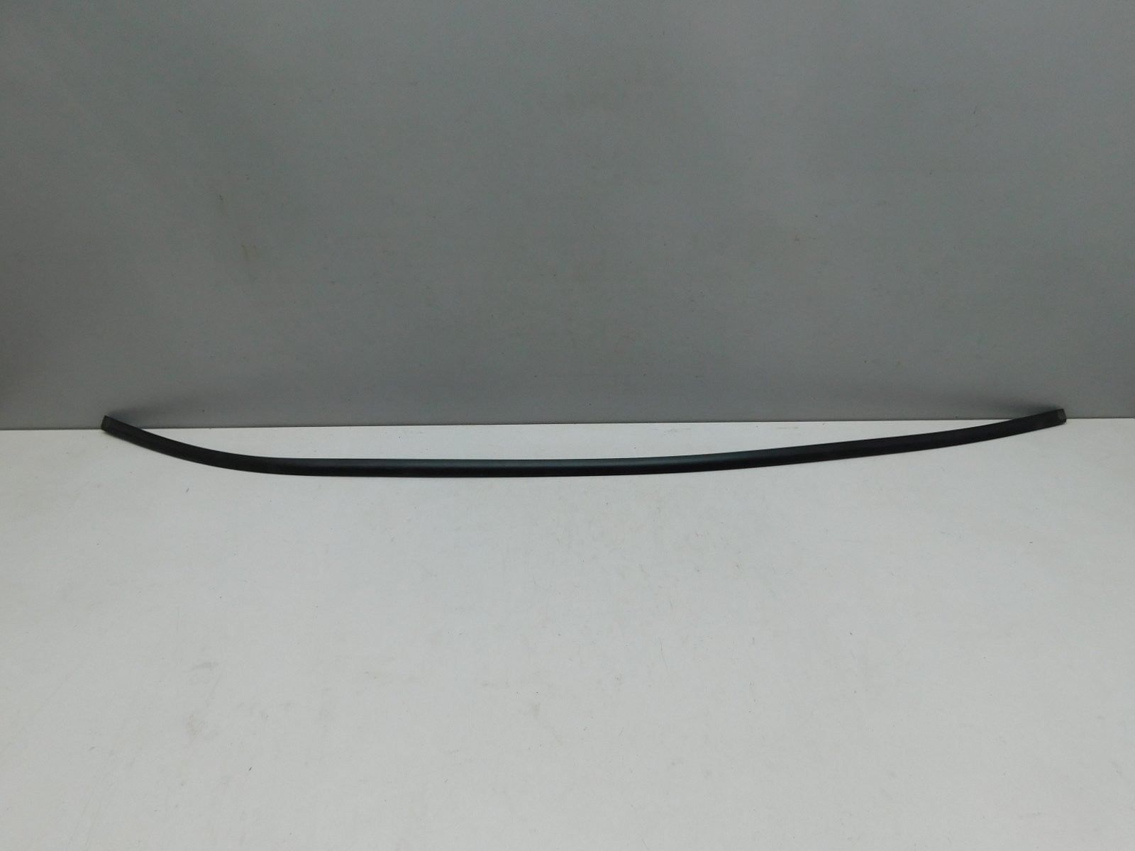 Молдинг лобового стекла Renault Logan 2005>