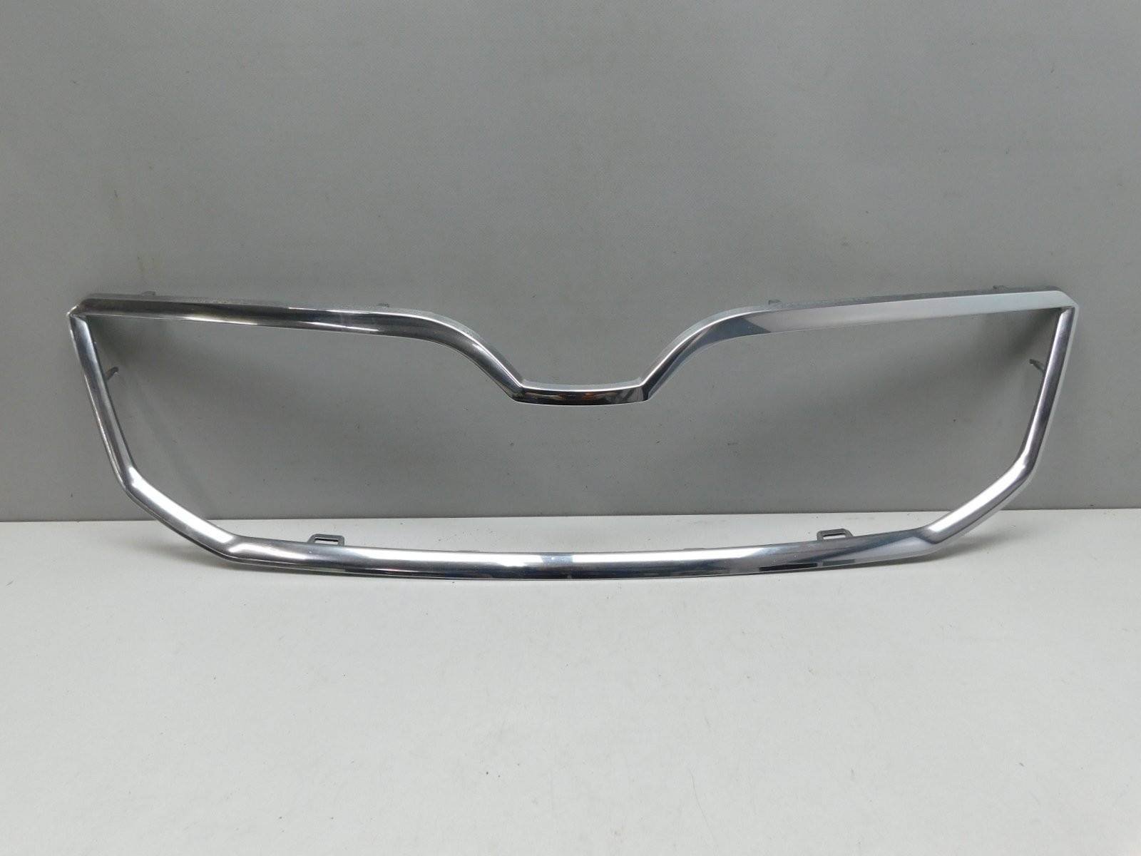 Молдинг решетки радиатора Skoda Octavia III (A7) 2013-2020