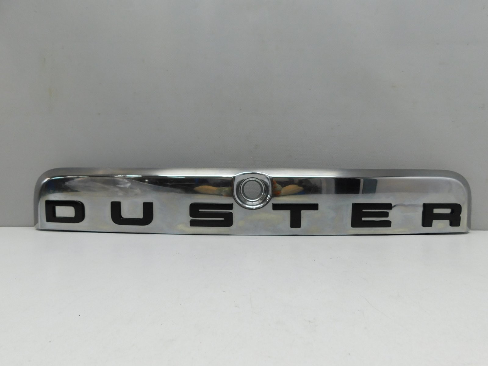 Накладка двери багажника Renault Duster 2011>