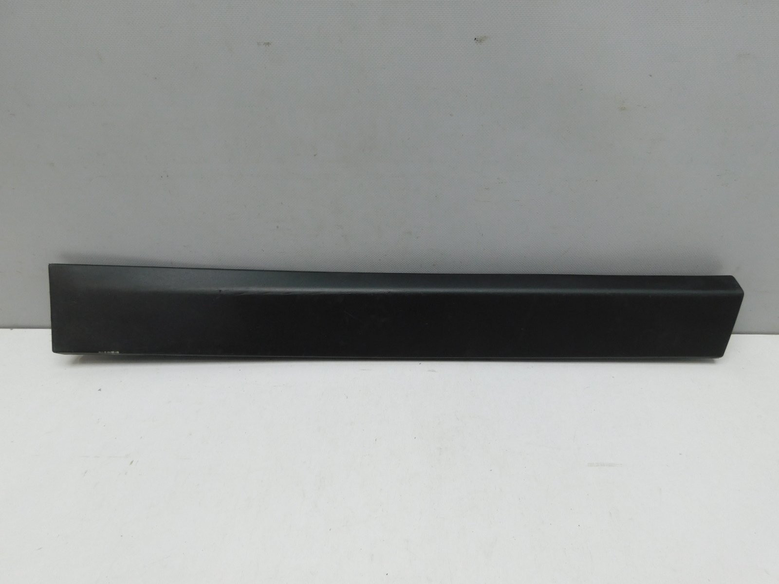 Накладка двери задней правой BMW X1 F48 2015>