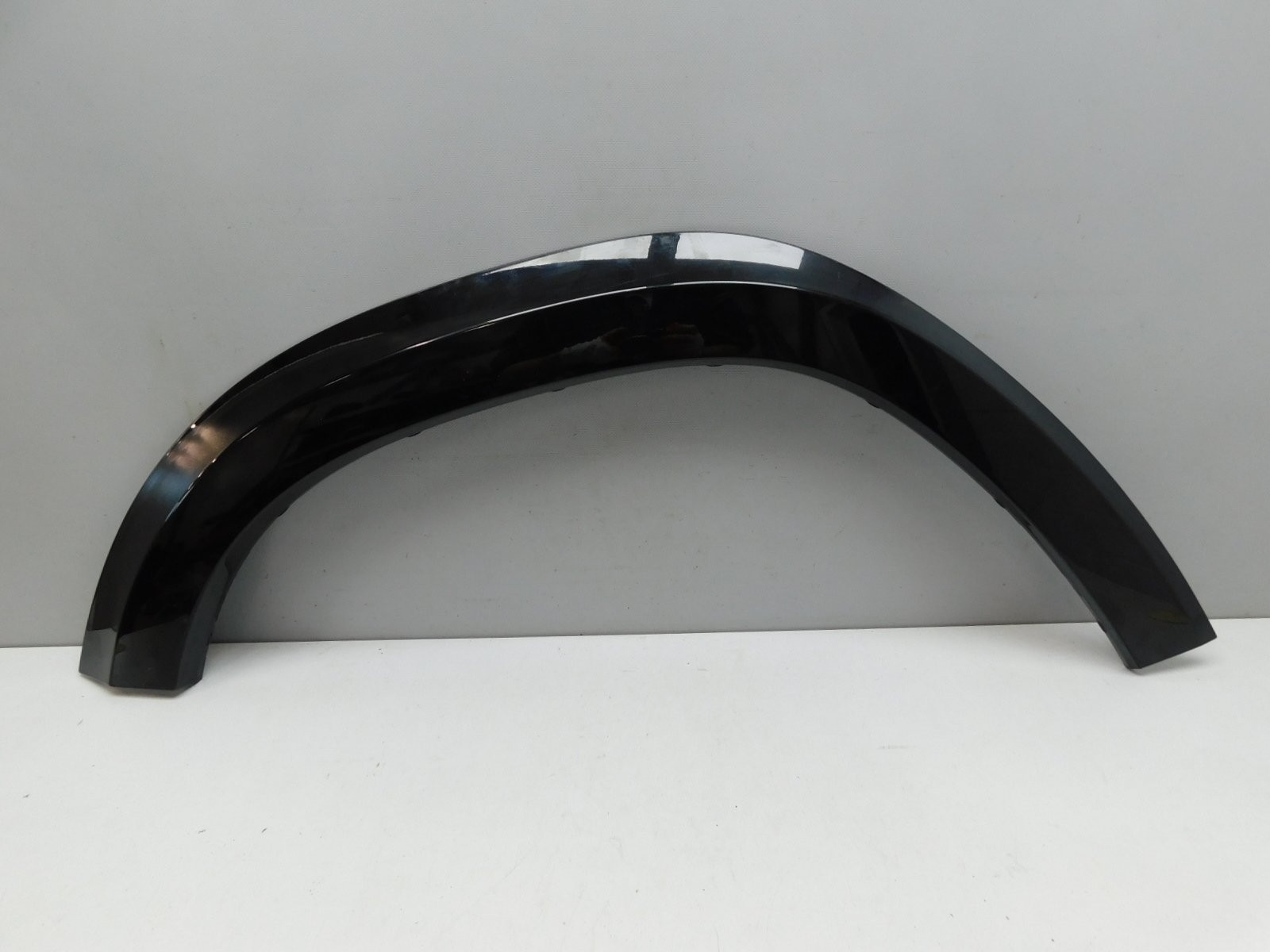 Накладка крыла заднего  правого Mercedes-Benz GL/GLS-klasse X166 2012>