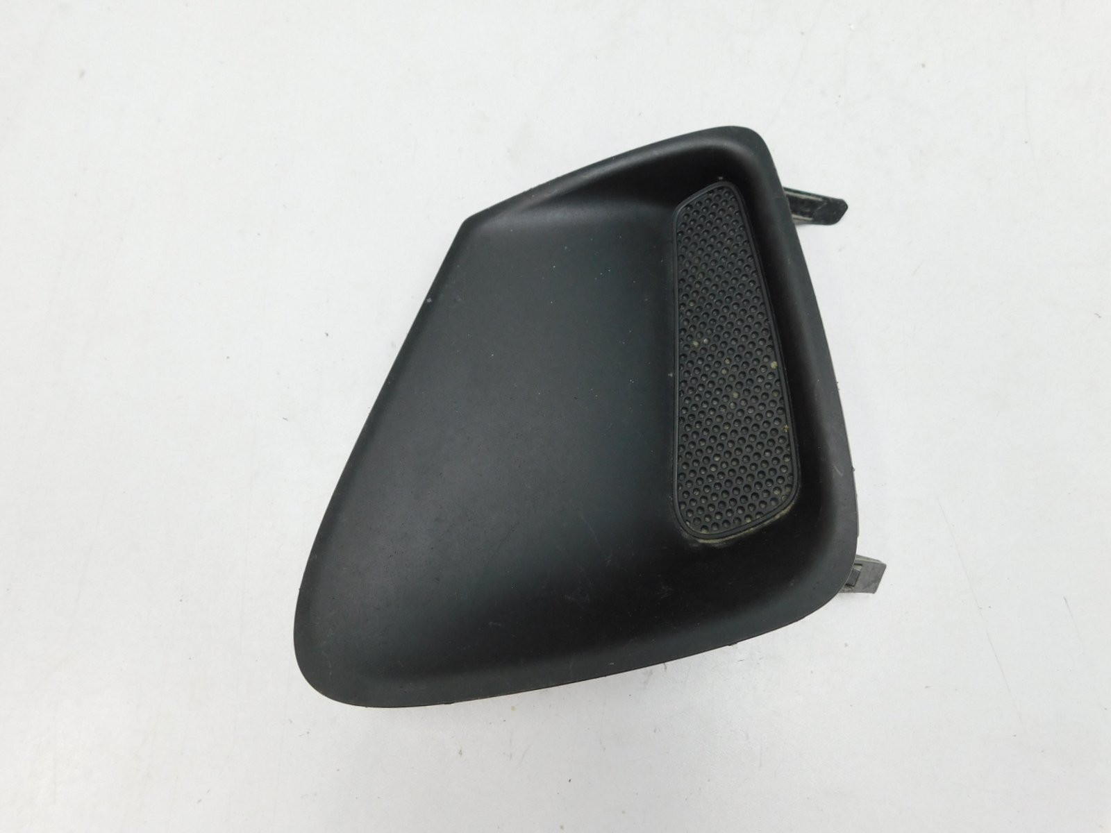 Заглушка бампера Toyota Corolla E15 2006-2013