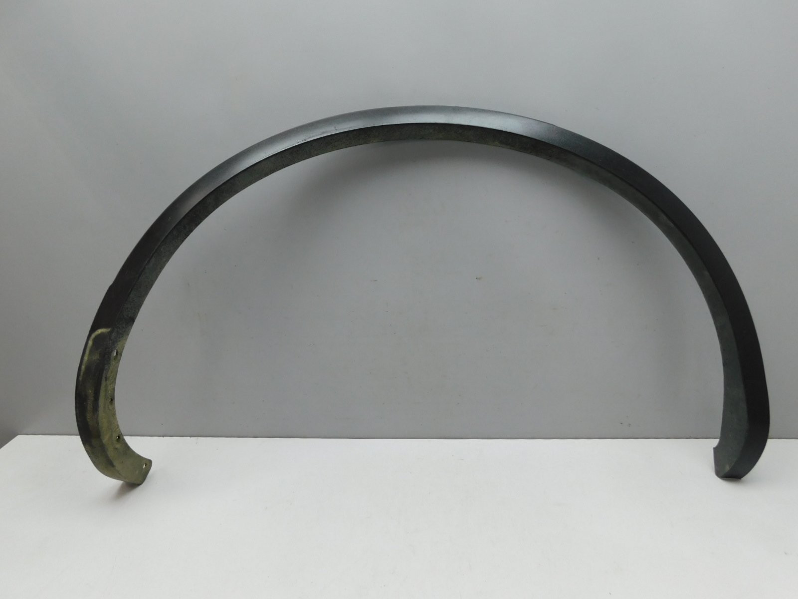 Накладка крыла заднего  правого Volkswagen Touareg 2010>