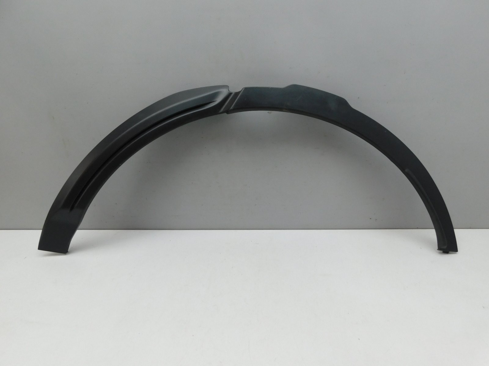 Накладка крыла заднего  левого Land Rover Range Rover Evoque 2011-2019