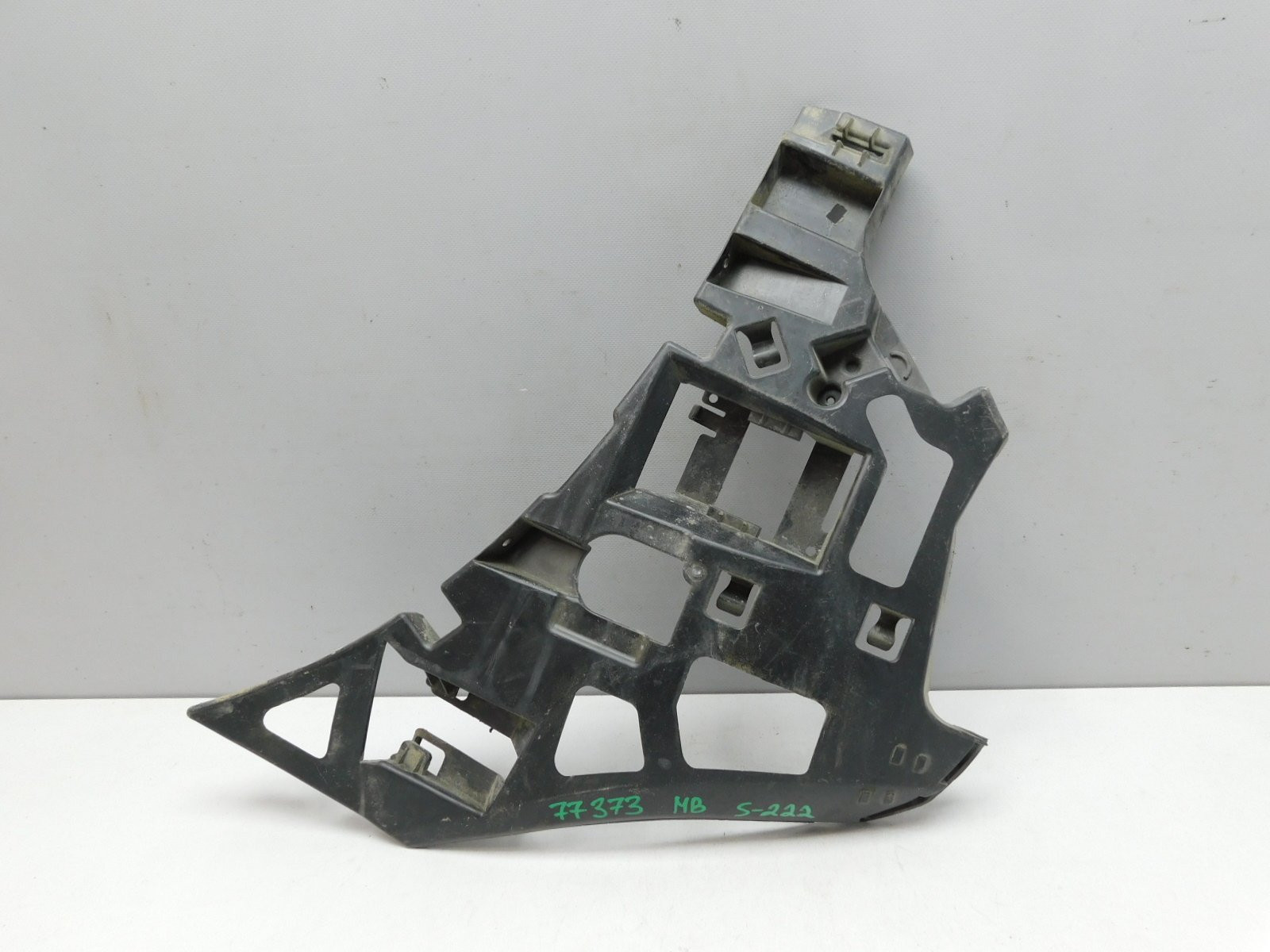 Кронштейн переднего бампера Mercedes-Benz S-Klasse W222 2013>