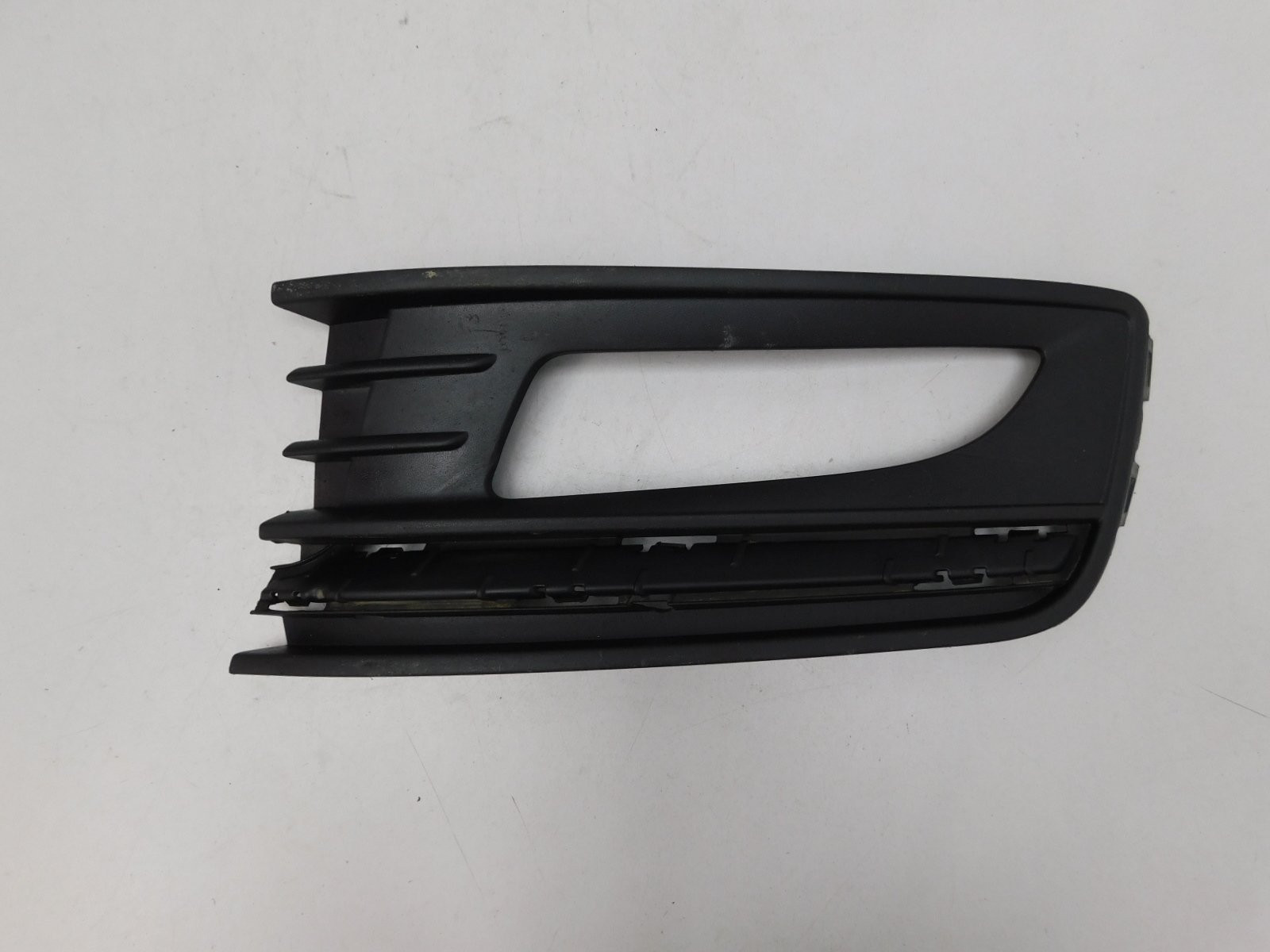 Решетка в бампер левая Volkswagen Polo Sedan 2011-2020