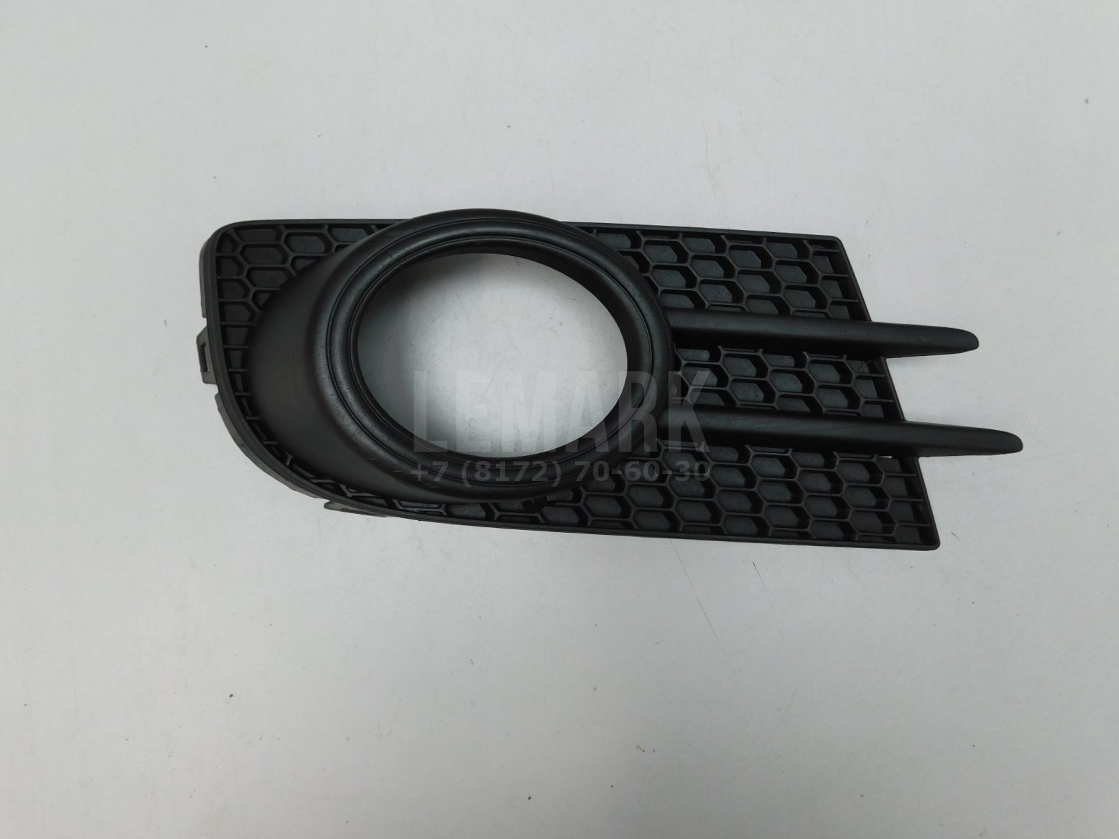 Решетка в бампер правая Volkswagen Tiguan 2007-2017 5N0853666E