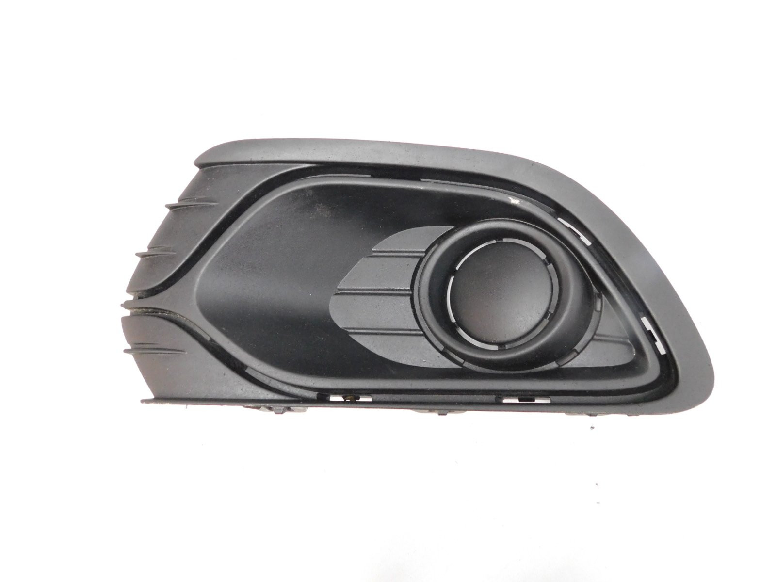 Решетка в бампер левая Renault Logan II 2014>