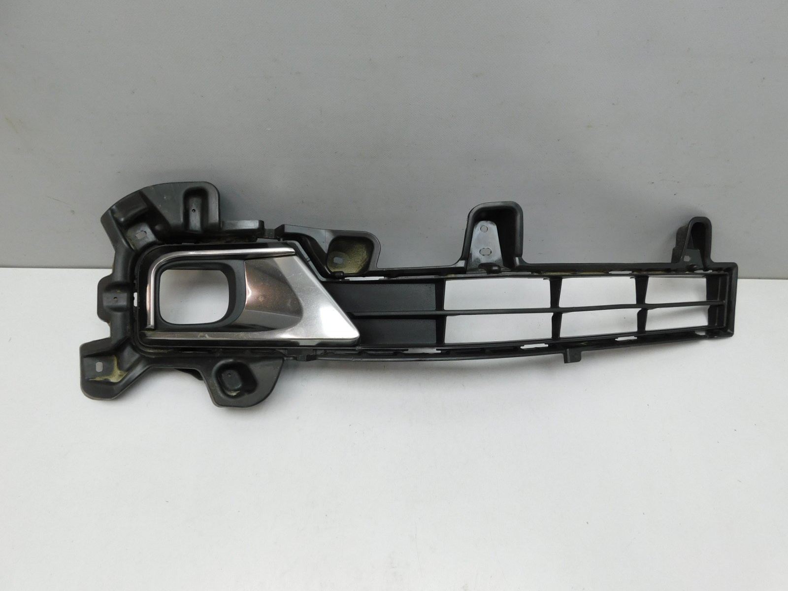 Решетка в бампер правая Toyota Land Cruiser (200) 2008>