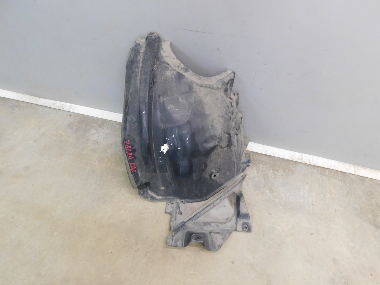 Локер передний левый Mercedes-Benz E-Klasse W212 2009>