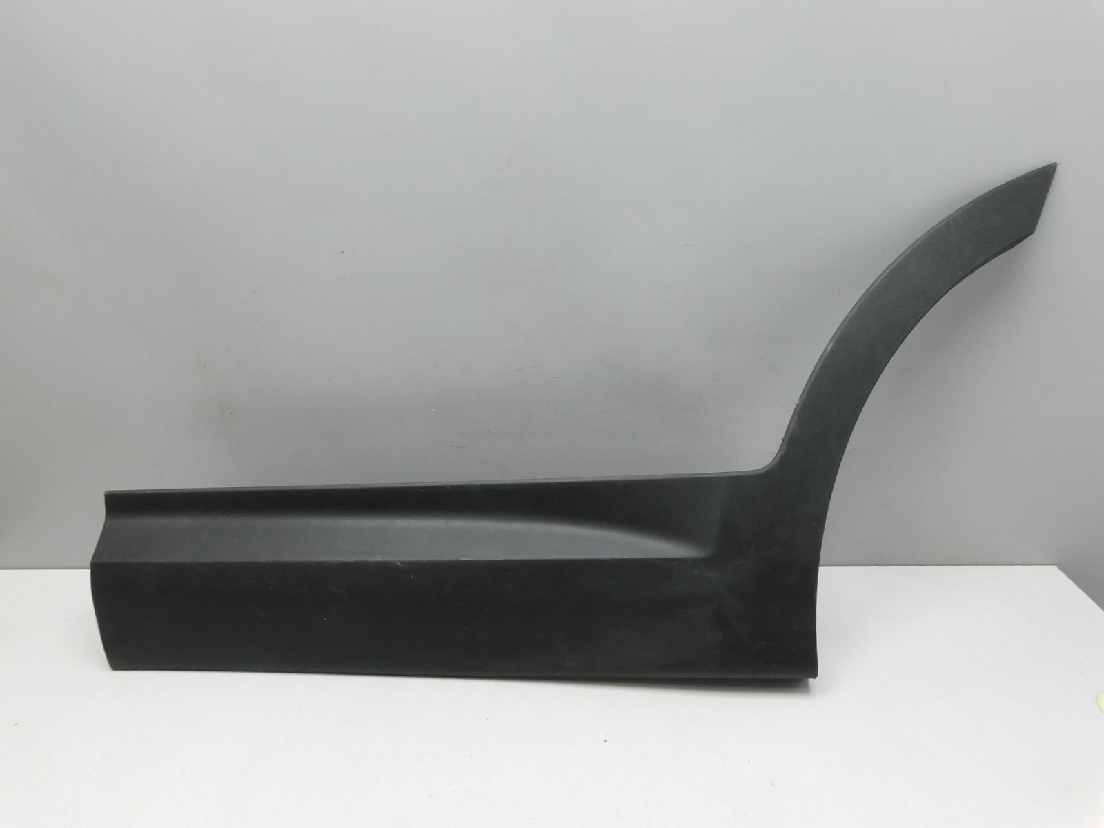 Накладка двери задней левой Hyundai Santa Fe 2012-2018