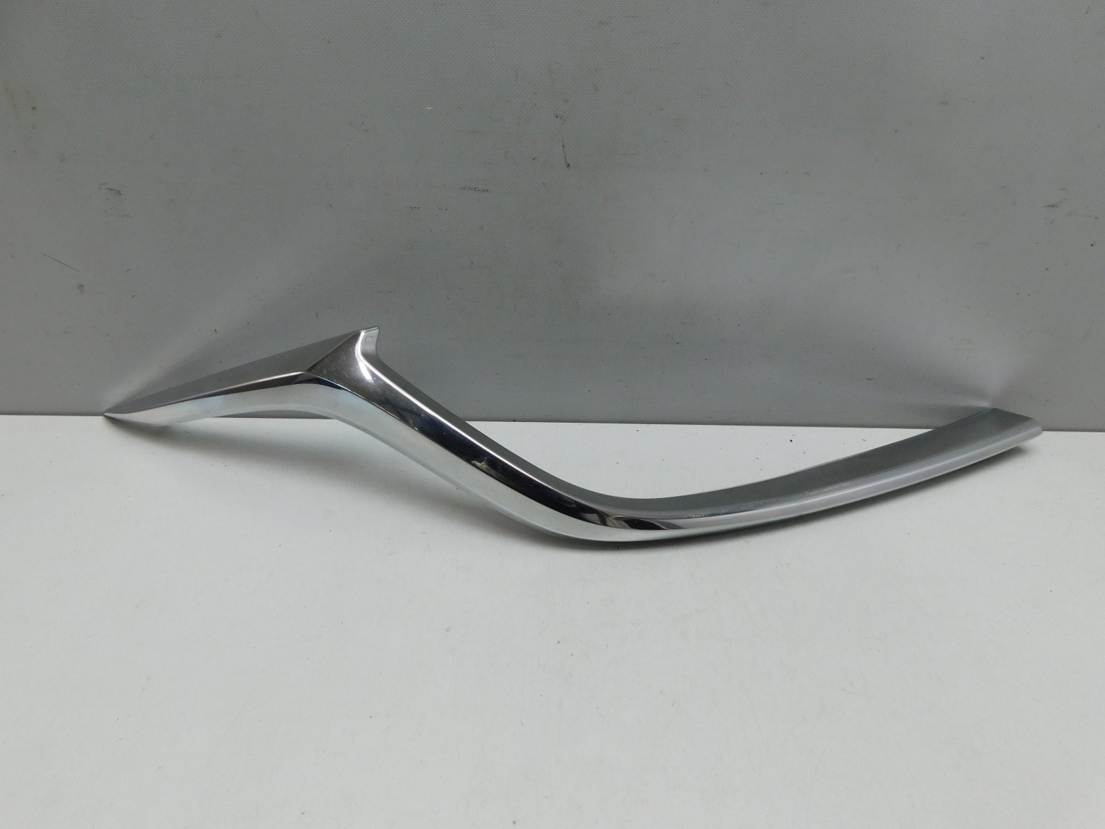 Молдинг решетки радиатора Mazda 6 (GJ/GL) 2013>