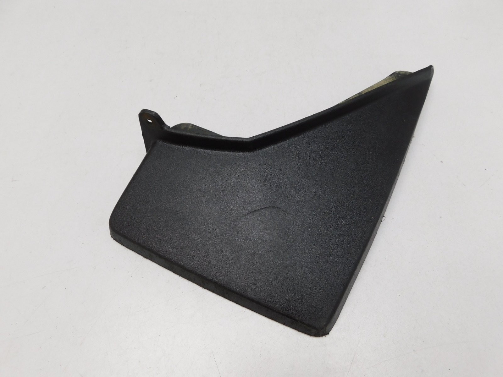 Брызговик задний правый Cadillac SRX 2009>