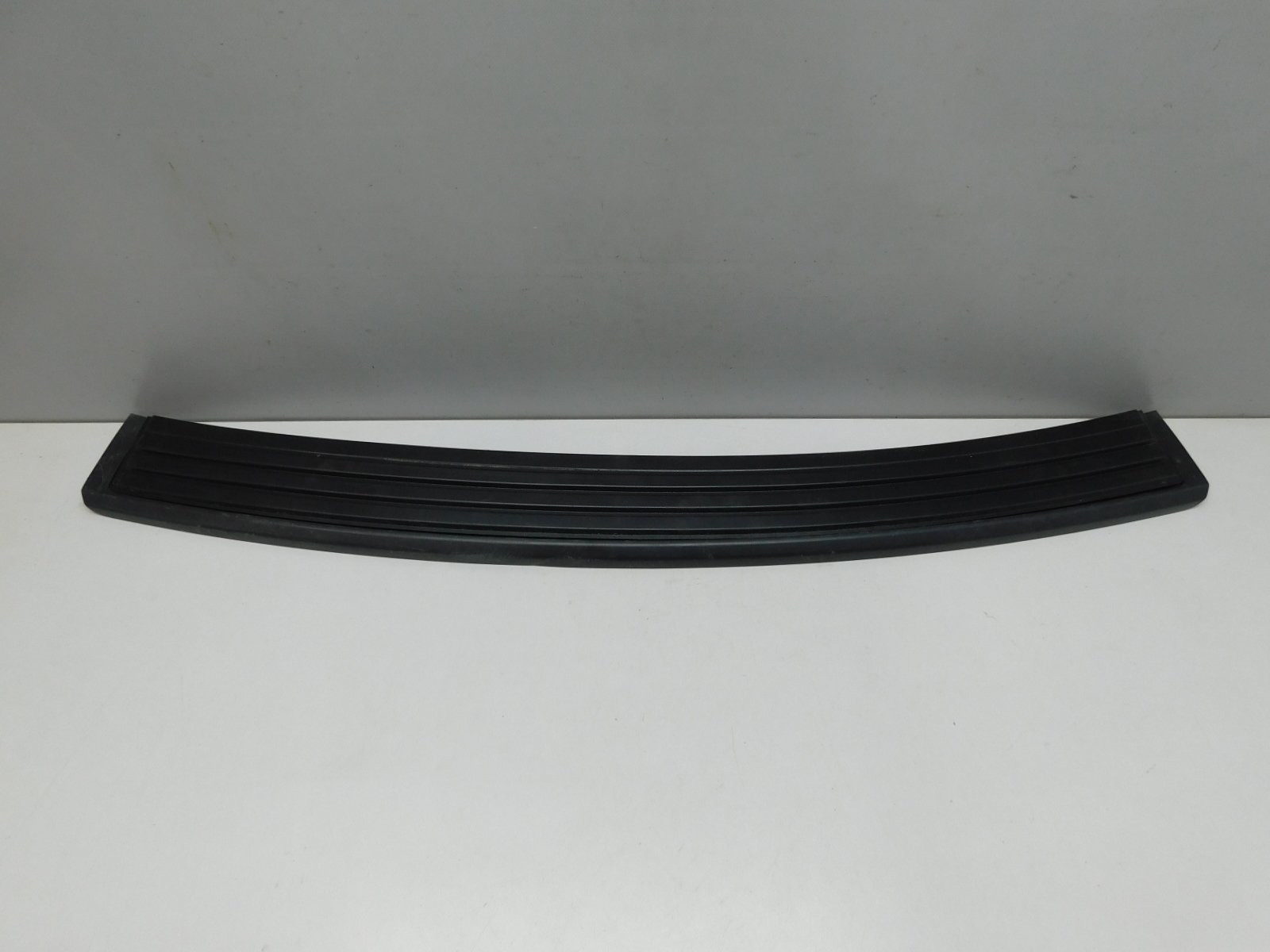 Накладка заднего бампера Jeep Grand Cherokee (WK2) 2010>