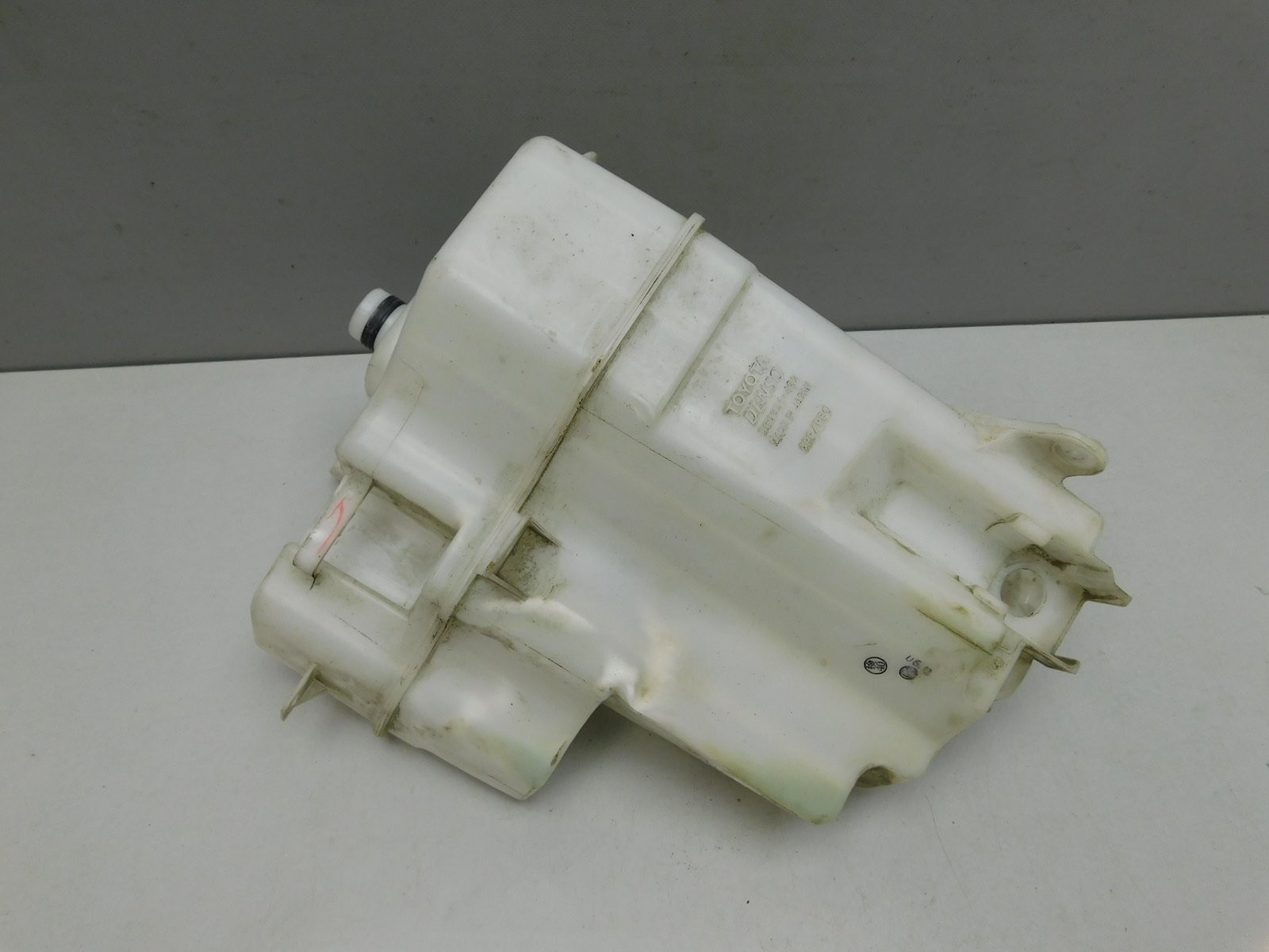 Бачок омывателя лобового стекла Toyota RAV 4 2013-2019