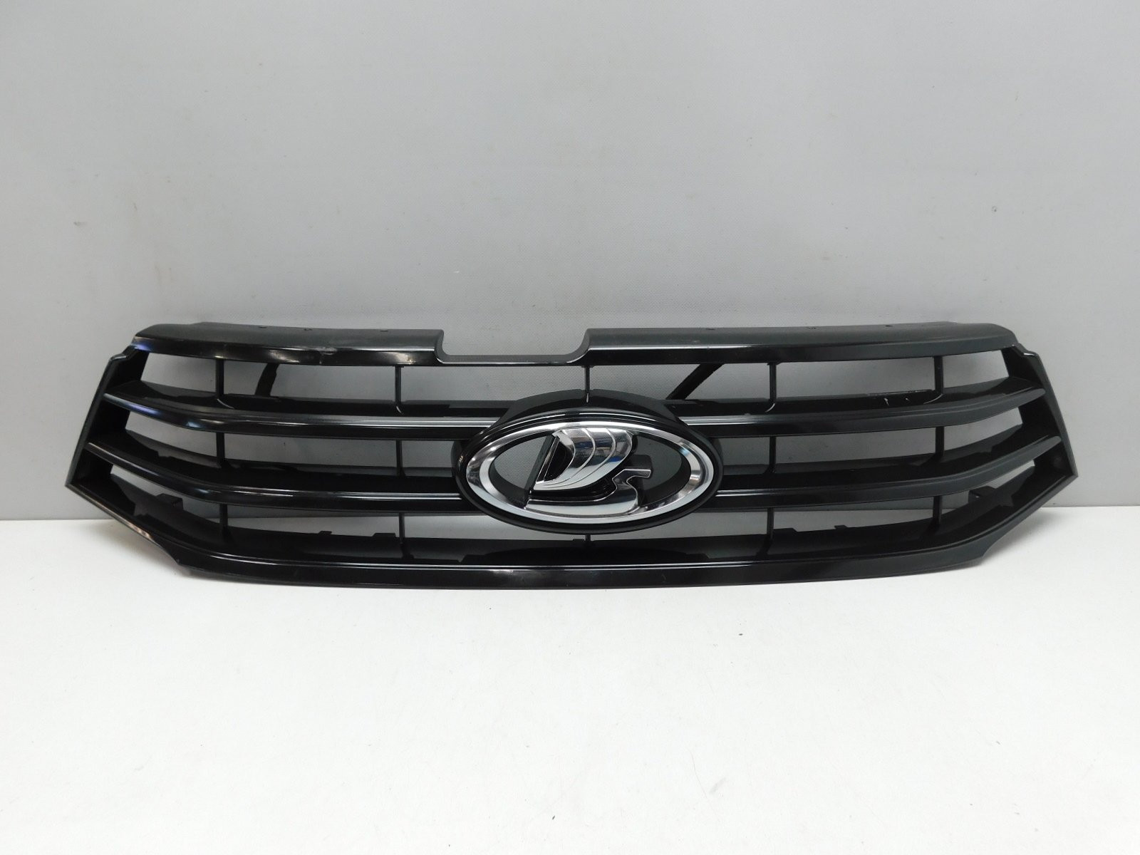 Решетка радиатора VAZ Vesta 2015>