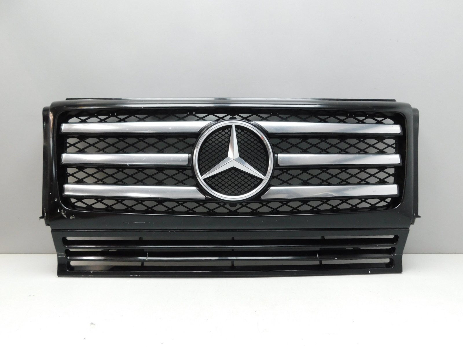 Решетка радиатора Mercedes-Benz G-Klasse W463 1989>