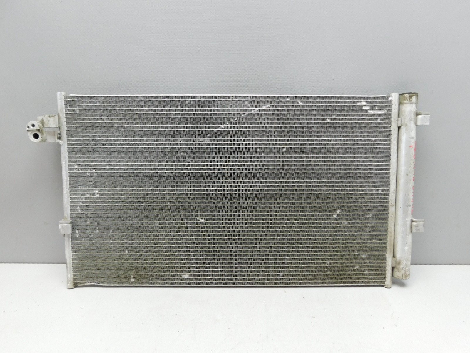 Радиатор кондиционера BMW 5-серия G30 2016>