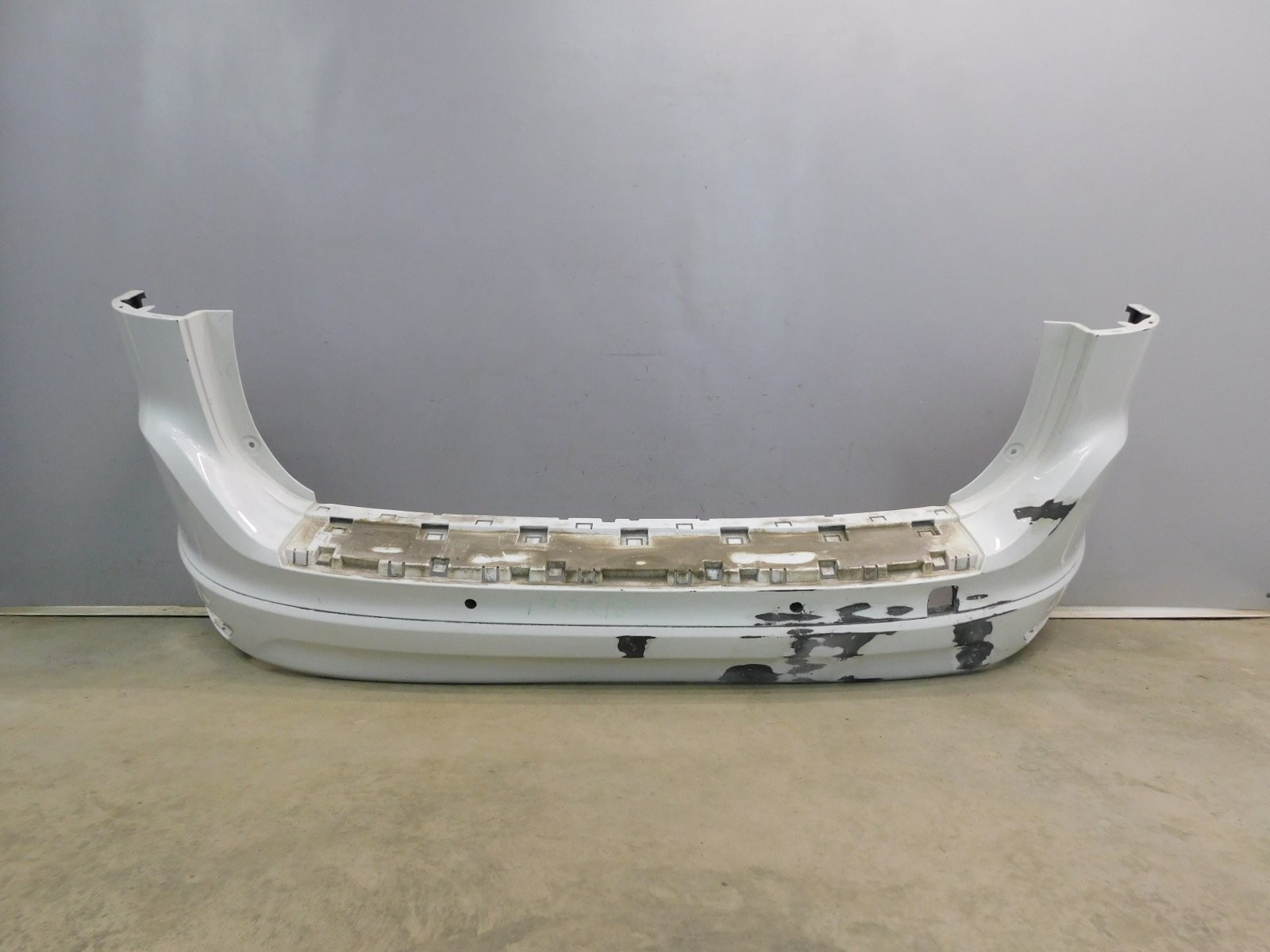 Бампер задний Volvo XC60 2008-2017