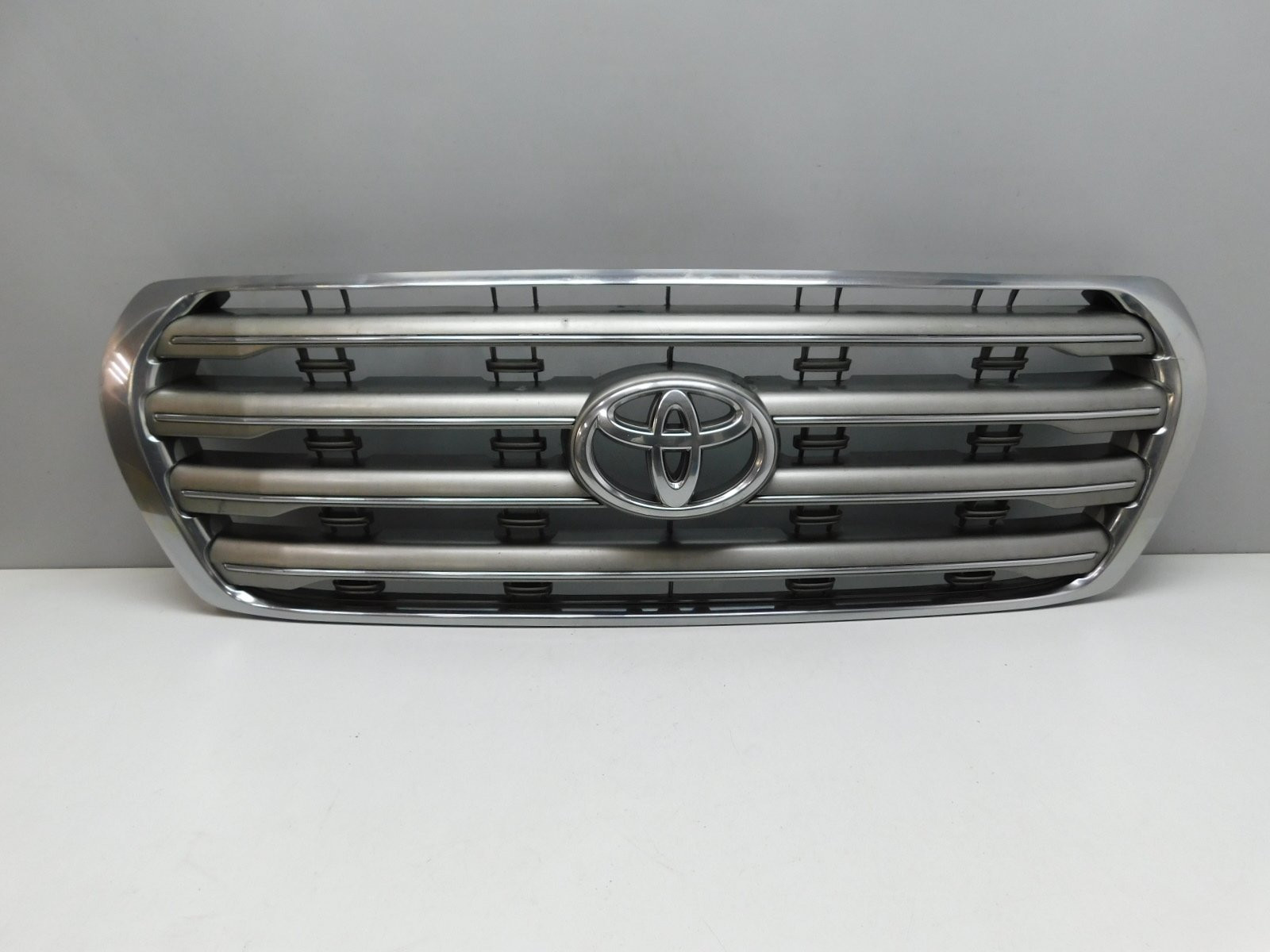 Решетка радиатора Toyota Land Cruiser (200) 2008>