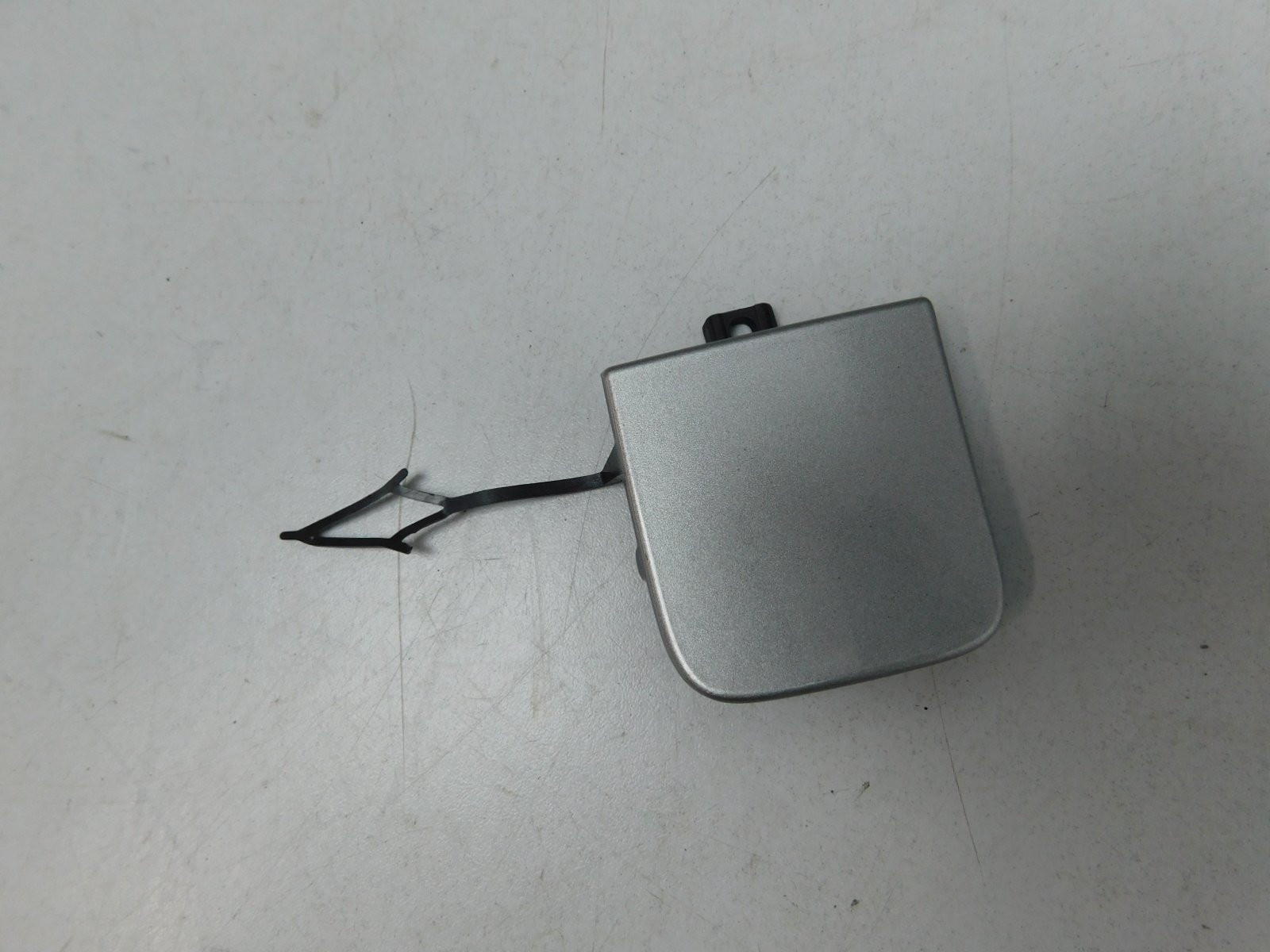 Заглушка буксировочного крюка Volkswagen Passat B8 2015>