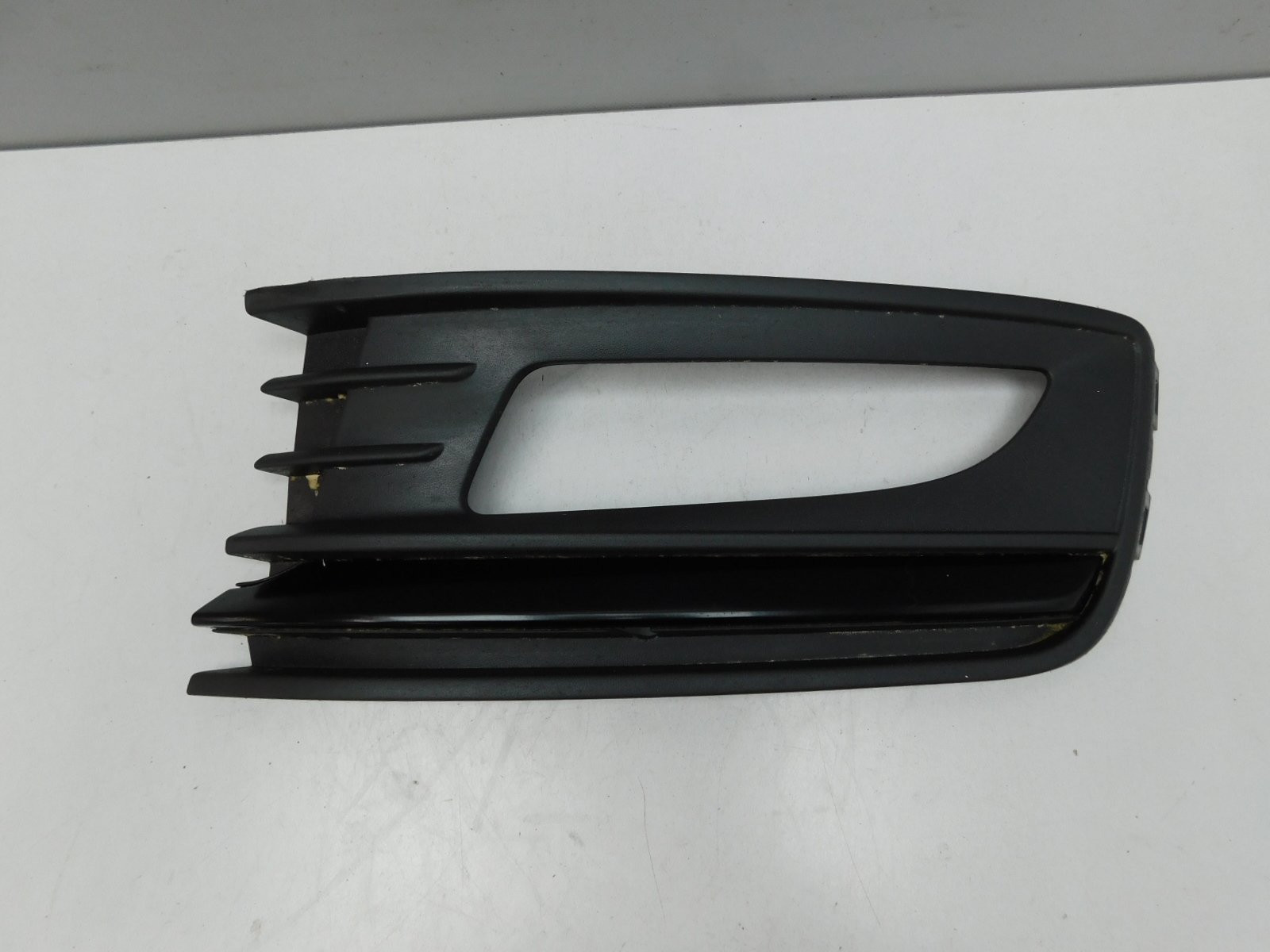 Решетка в бампер левая Volkswagen Polo Sedan 2011-2020