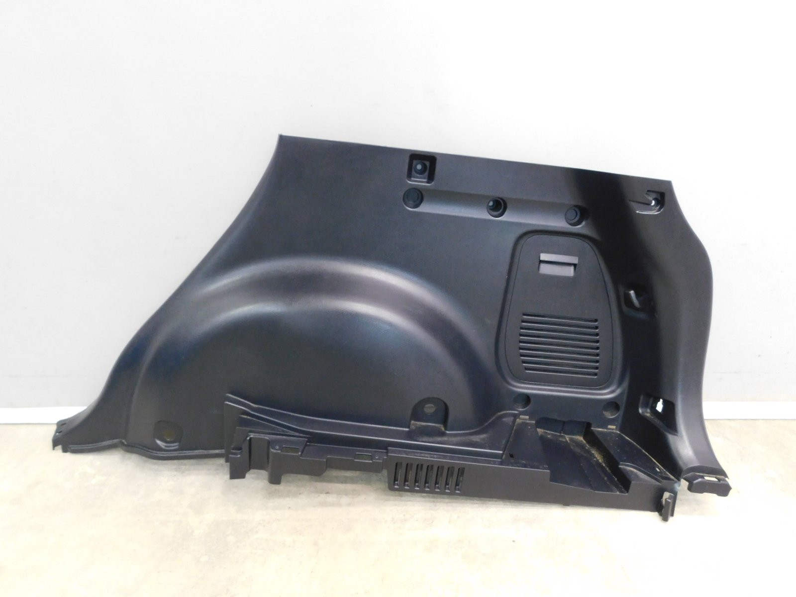 Обшивка багажника Toyota RAV 4 2013-2019