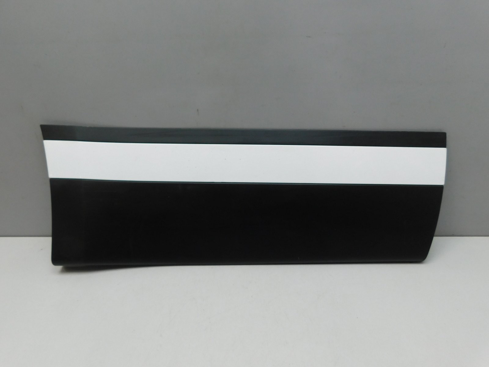 Накладка двери задней правой Land Rover Range Rover Velar 2017>