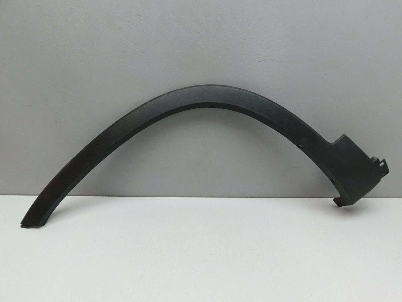 Накладка крыла переднего левого Kia Sorento 2009>