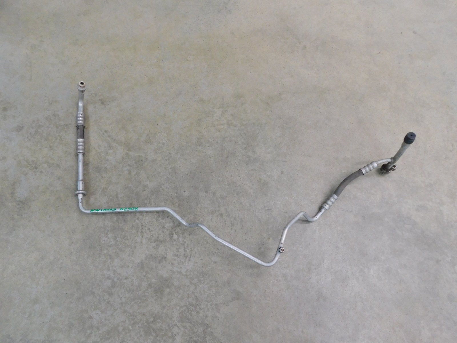 Трубка кондиционера Kia Sportage 2010-2015