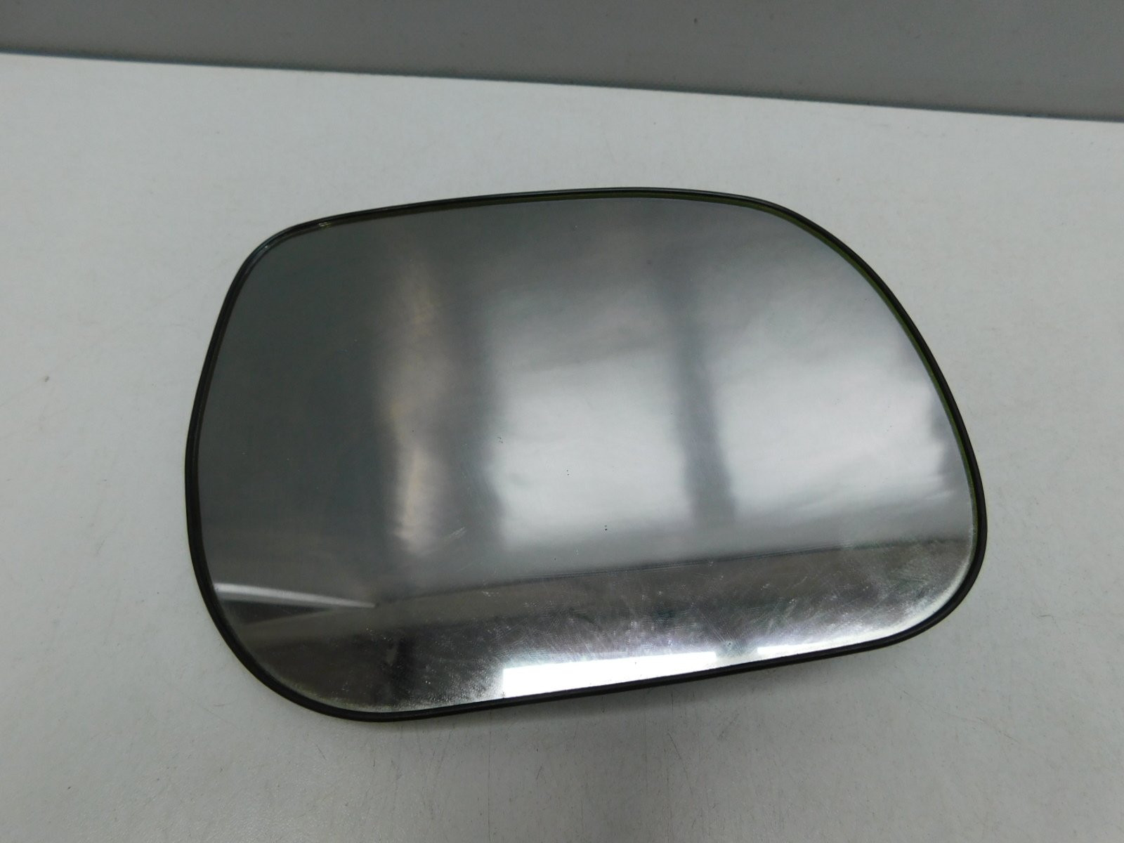 Стекло зеркала правого Toyota RAV 4 2006-2013