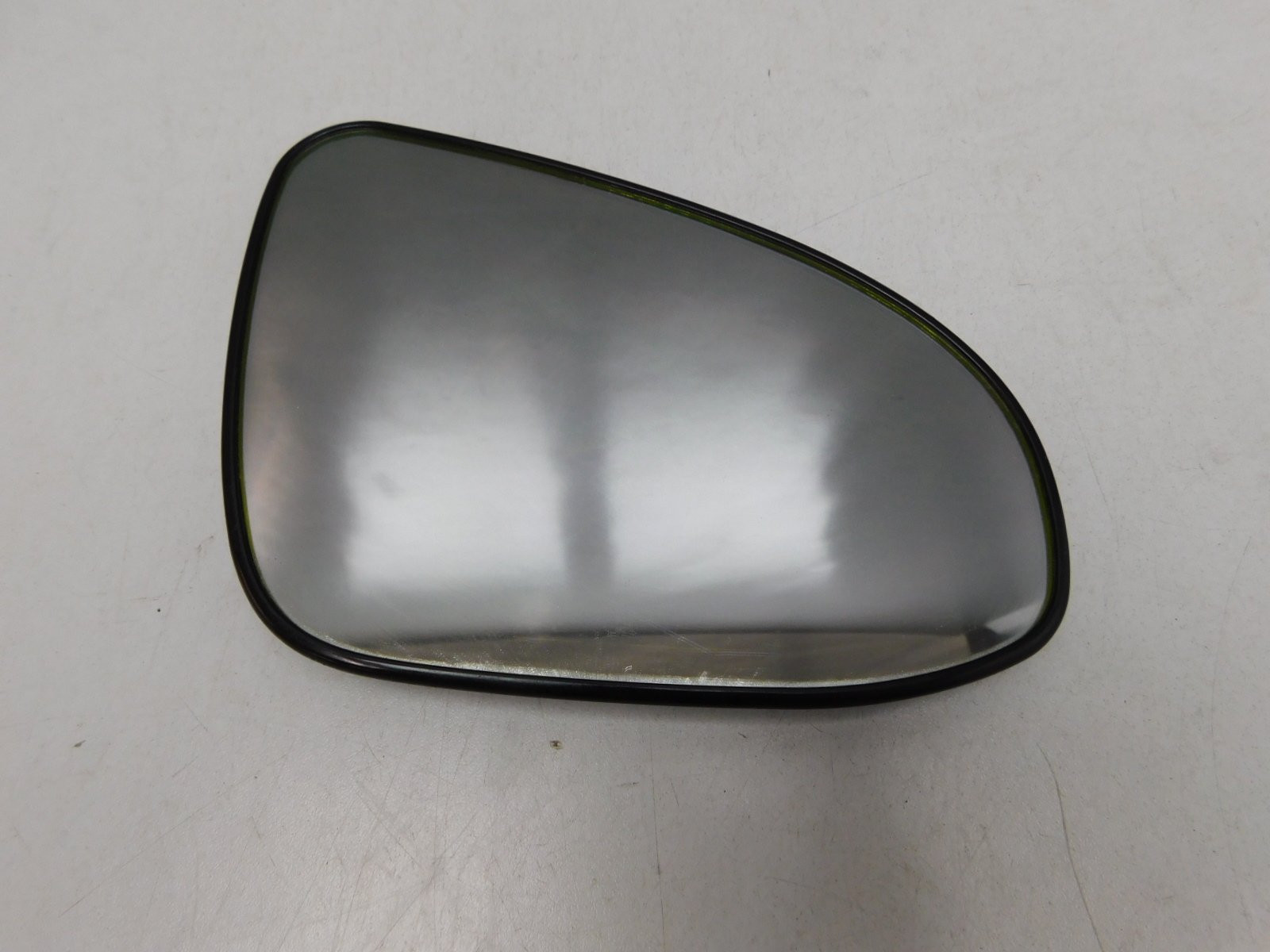 Стекло зеркала правого Toyota Camry V50 2011-2018