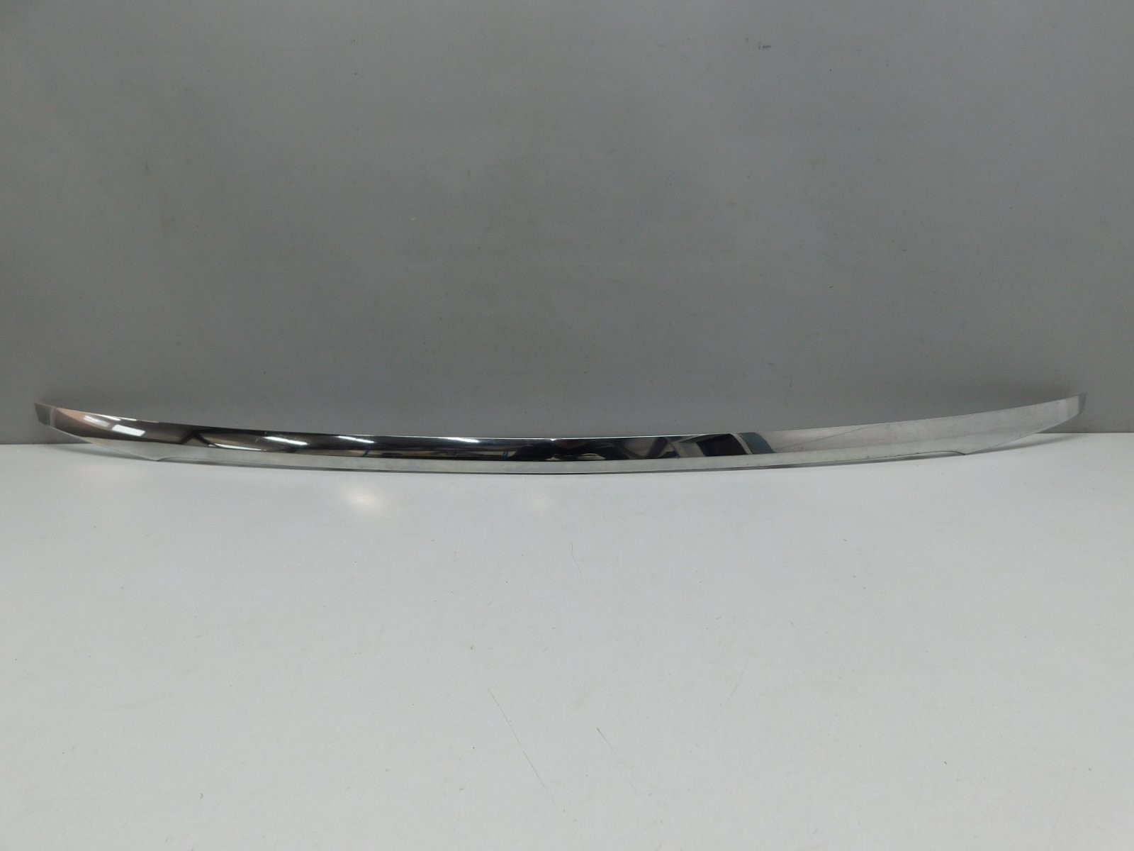 Молдинг крышки багажника Mercedes-Benz C-Klasse W205 2013>