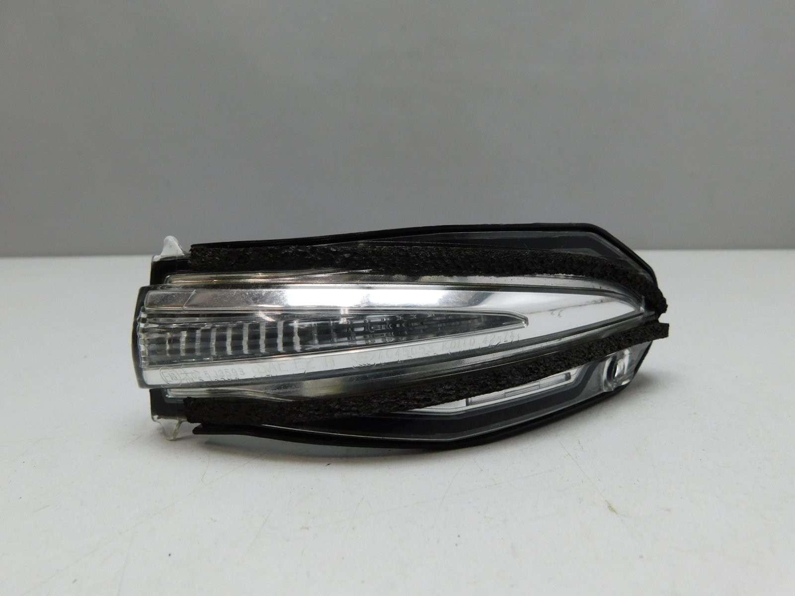 Повторитель указателя поворота Toyota RAV 4 2013-2019