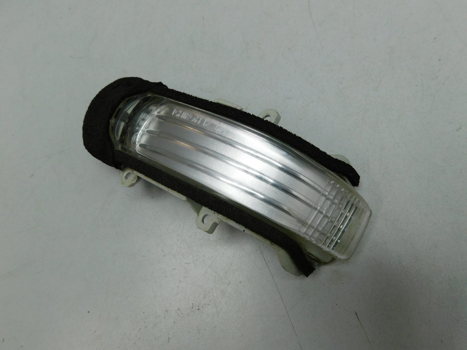 Повторитель указателя поворота Toyota Corolla E15 2006-2013