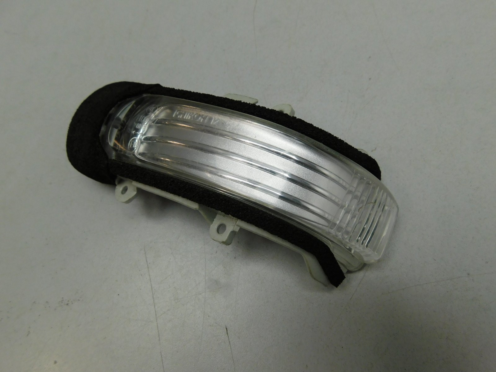 Повторитель указателя поворота Toyota Corolla E15 2006-2013