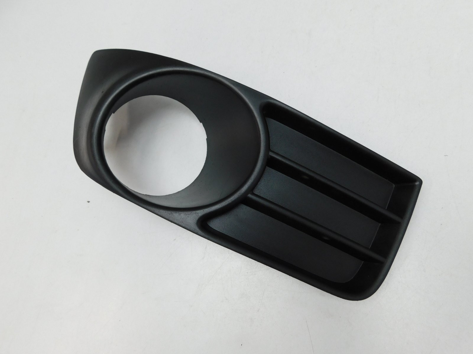 Решетка в бампер правая Suzuki SX4 2006-2013