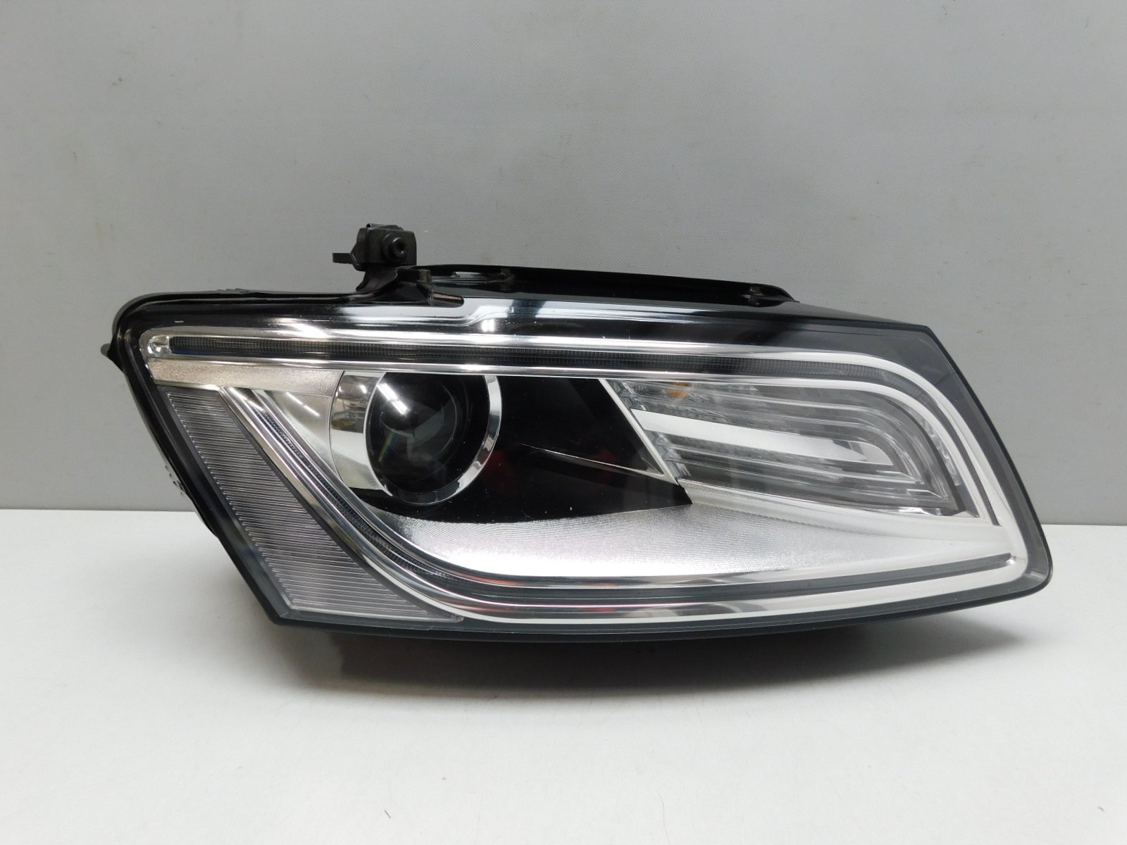 Фара правая Audi Q5 2008-2017