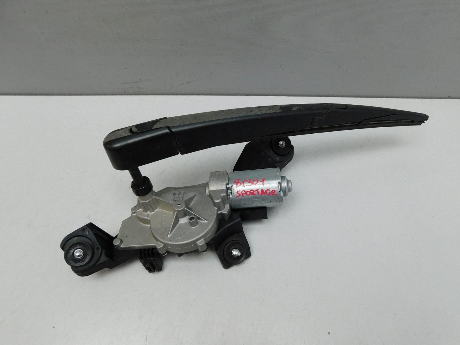 Моторчик стеклоочистителя задний Kia Sportage 2015>