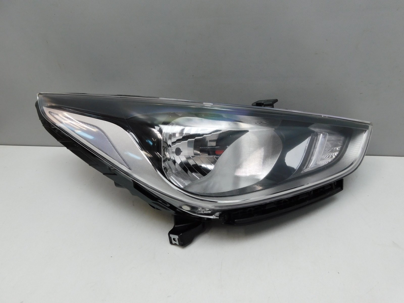 Фара правая Hyundai Solaris 2017>