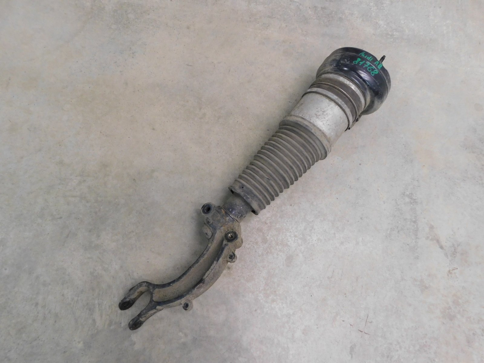 Амортизатор передний левый Audi A8 [4H] 2011-2018