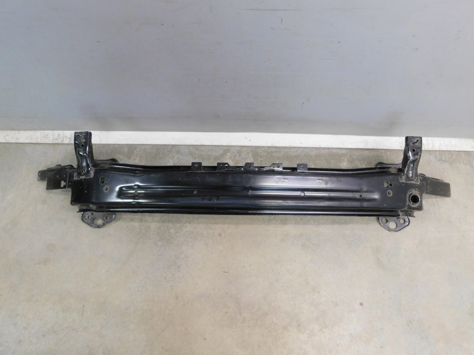 Усилитель переднего бампера Hyundai Santa Fe 2012-2018