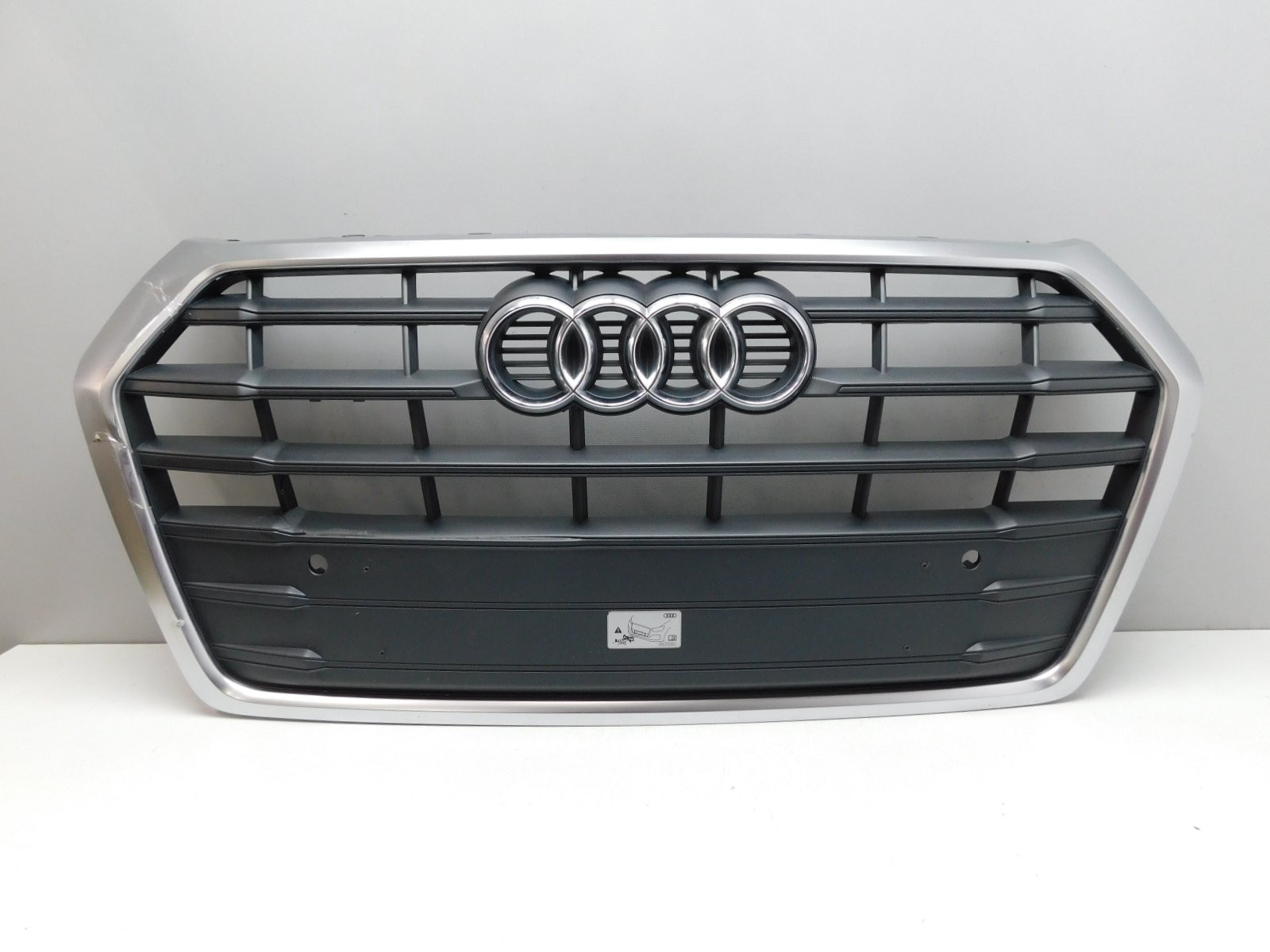 Решетка радиатора Audi Q5 2017>