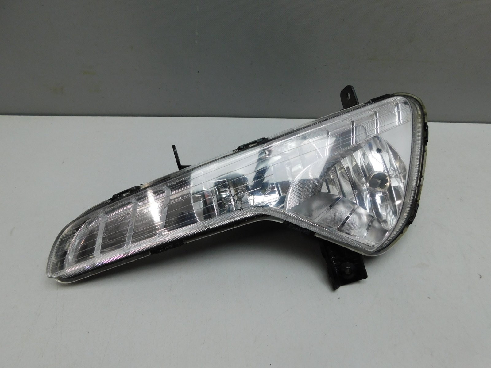 Фара противотуманная левая Kia Sportage 2010-2015